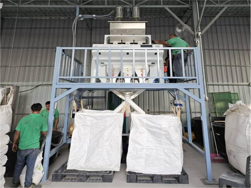 Very nice installnation of 3 chutes color sorter in Malaysia